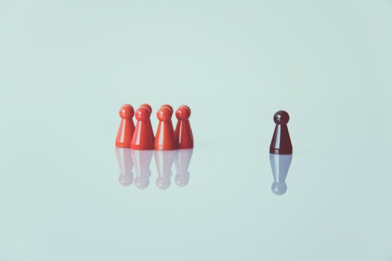 ¿Qué es la soledad no deseada y cuáles son los efectos que puede causar en las personas?