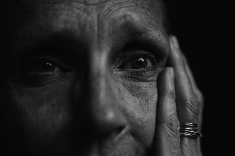 Enfermedad de Parkinson: ¿En qué consiste, cuáles son sus síntomas y cómo se trata?