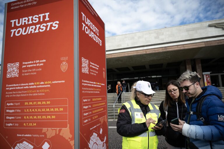 Venecia comienza con la implementación de polémico cobro de entrada para visitar la ciudad
