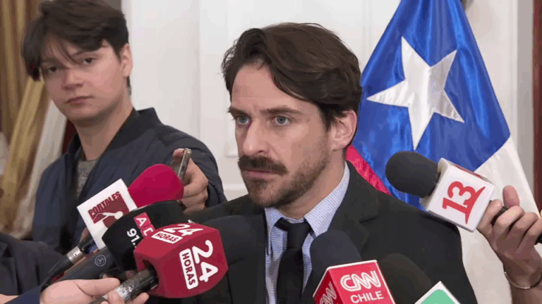 Winter critica a Matthei y Cubillos por supuestas conspiraciones de instituciones: 