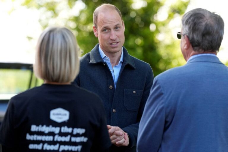 El príncipe William retoma sus funciones públicas oficiales tras el anuncio de cáncer de Kate