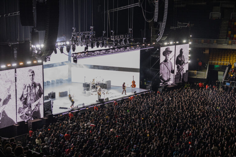 Conciertos de Los Tres rompieron récord: Primera banda chilena en presentarse cuatro veces en el Movistar Arena
