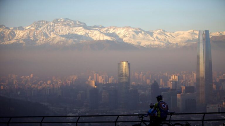 Por alta contaminación: Decretan Alerta Ambiental en la Región Metropolitana para este sábado 25 de mayo