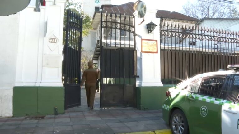 Detienen a 12 carabineros por hurto, tráfico de drogas, detenciones ilegales y otros delitos en el centro de Santiago
