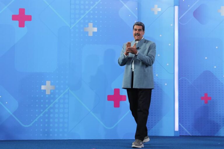 Nicolás Maduro dice que Javier Milei está trabajando para convertir a Argentina en colonia de Estados Unidos