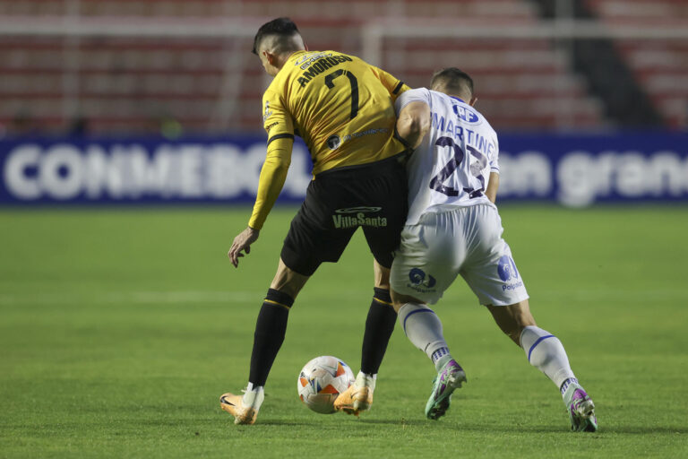 Desolador panorama en La Paz: Huachipato cayó por goleada ante The Strongest en la Libertadores