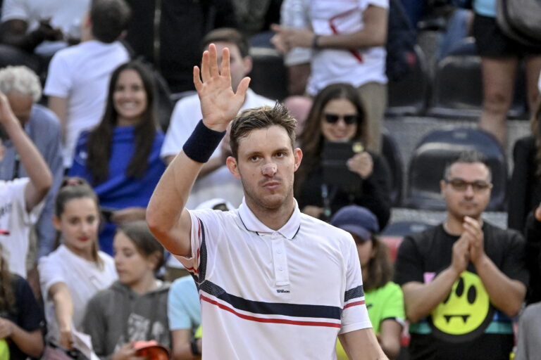 Jarry brilla en suelo italiano, pero pierde ante Zverev en la épica final del Masters 1000 de Roma