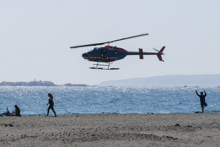 Funcionaria de La Armada cayó desde un helicóptero durante un entrenamiento en Playa Las Salinas