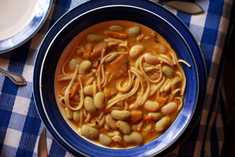 Clásicas preparaciones para capear el frío: ¿Qué alimentos han subido y bajado de precio?