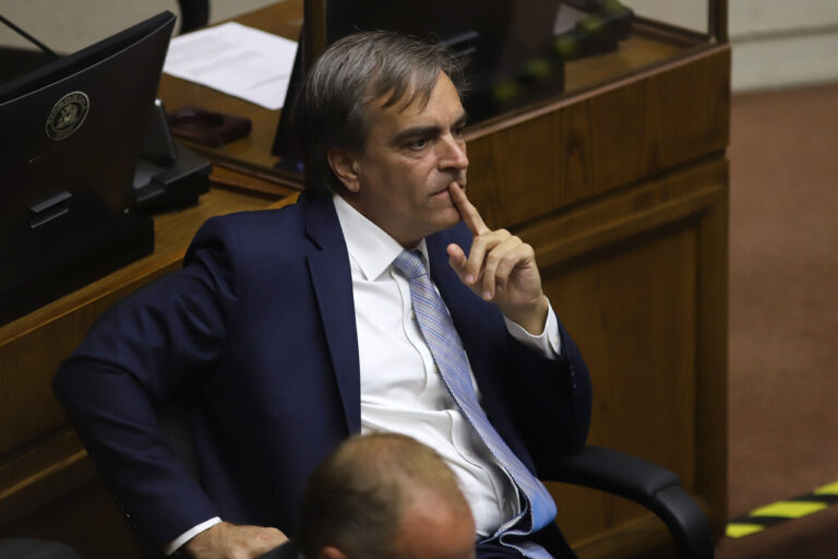 Senador Cruz-Coke dice que reforma de pensiones viene con muchos “hoyos”: Este proyecto 