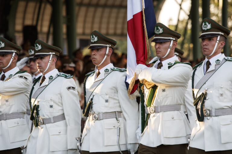 Cámara despacha proyecto que permite a aspirantes a Carabineros portar armas mientras realizan sus prácticas