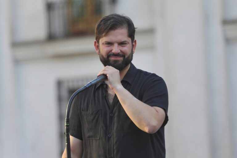 Presidente Gabriel Boric explica por qué vive en Barrio Yungay y no en 