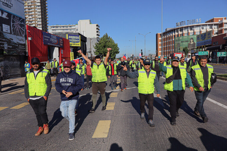Trabajadores en huelga de hambre: Puerto Coronel califica manifestación como 