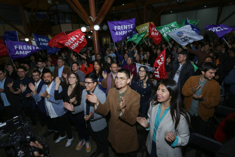 Servel aprueba fusión del Frente Amplio como partido único: Conglomerado superaría los 61 mil militantes
