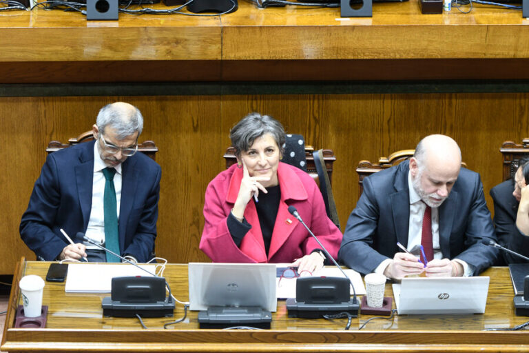 Aguilera valora aprobación de ley corta de Isapres en el Senado: 