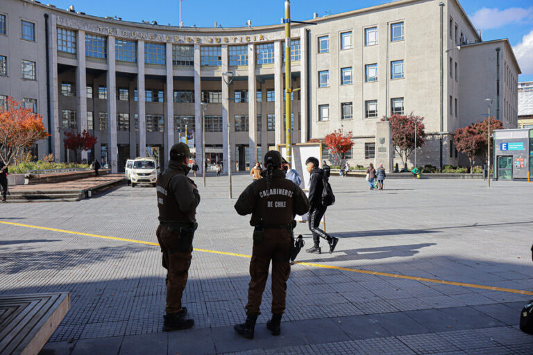 Evacúan dependencias de tribunales en Temuco y otras ciudades por posible presencia de artefactos explosivos
