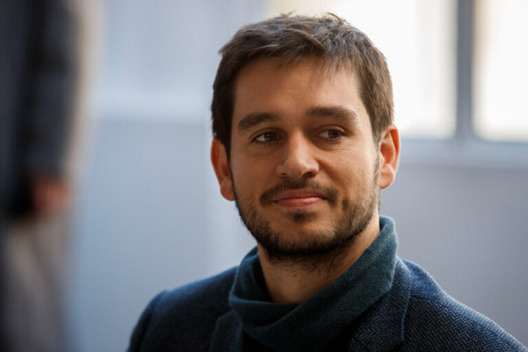 Vela defiende anuncio del Gobierno sobre el CAE en medio de críticas: 