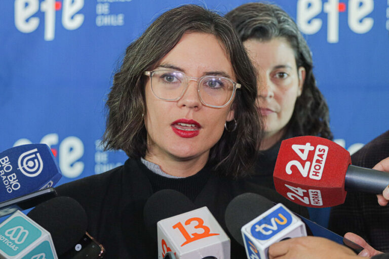 Vallejo responde a críticas por condonación del CAE: 