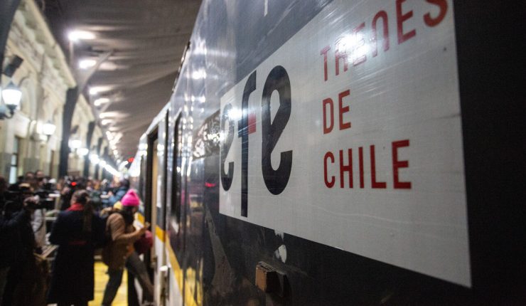 Sistema frontal: Suspenden servicio de EFE Trenes entre Rancagua y Estación Central tras caída de árbol