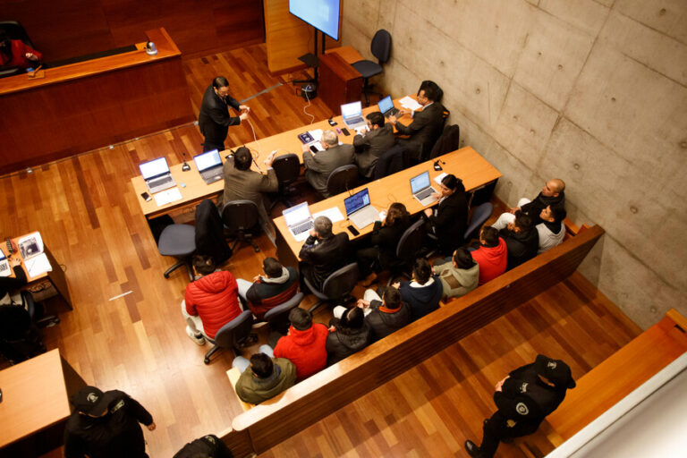¿Cuál era el modus operandi de los excarabineros detenidos por faltas a la probidad?