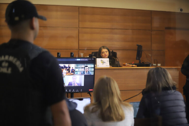 Formalizan a bombero y exfuncionario de Conaf sospechosos por megaincendios en Valparaíso: Fiscalía pide prisión preventiva