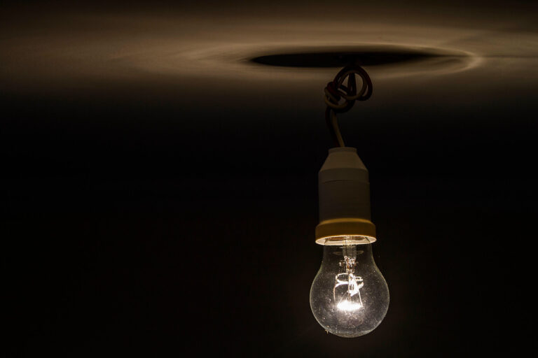 21 mil clientes sin suministro eléctrico a nivel nacional: SEC detalla medidas exigidas a empresas por sistema frontal