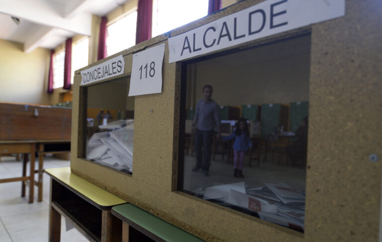 ¿Qué comunas de la Región Metropolitana tendrán primarias para elecciones de alcaldes?
