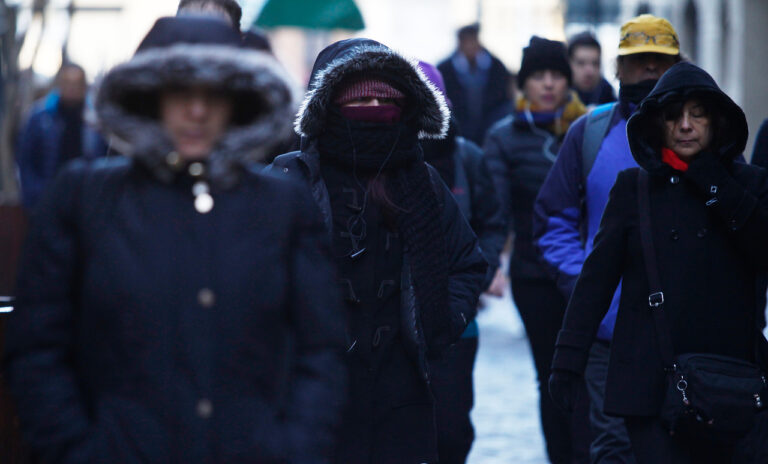 Gobierno activó código azul por heladas en seis regiones y 59 comunas del país