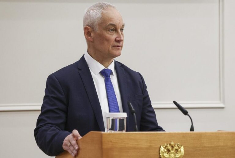 Raúl Sohr analiza cambio en el Ministerio de Defensa ruso: 