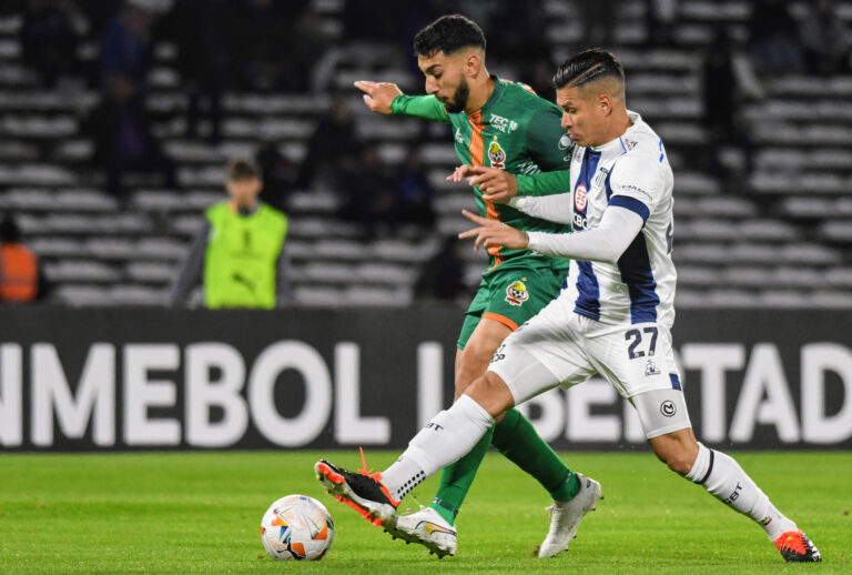 Un Cobresal ya eliminado de la Libertadores cae por la mínima ante Talleres y se aleja cada vez más de la Sudamericana