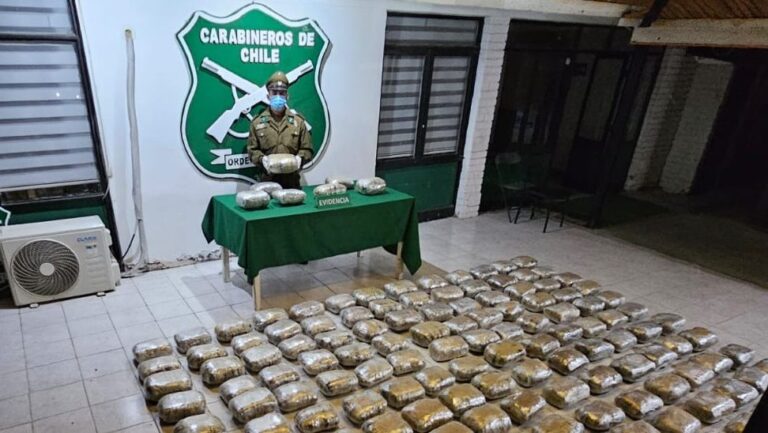 Carabineros decomisó 150 kilos de marihuana en control vehicular: Conductor habría evadido la fiscalización