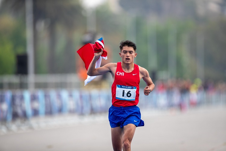 Las cartas que juega el atleta Catrileo para asegurar su participación en los Juegos Olímpicos de París 2024