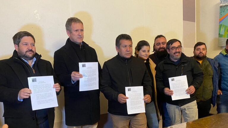 Termina el paro en Puerto Coronel: Trabajadores participarán en una mesa de diálogo liderada por el Gobierno