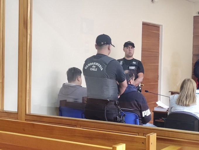 Decretan prisión preventiva para bombero y exfuncionario de Conaf imputados por megaincendio en Valparaíso