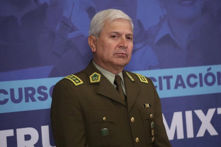 “Si no hubiese sido por Carabineros no hubiésemos tenido transmisión de mando ni un país en democracia”: General Yáñez defiende su rol durante el estallido
