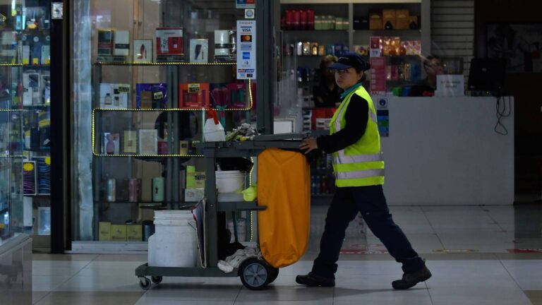 Gremios discrepan sobre primer mes de Ley 40 horas: 