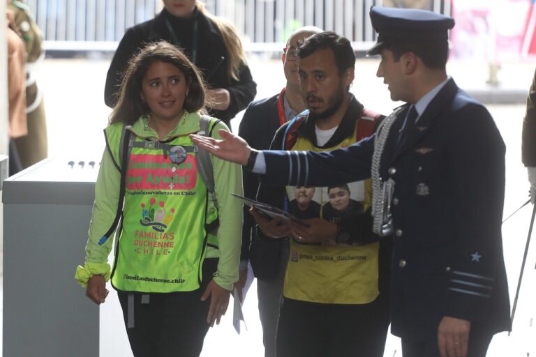 Columna de Michelle Bastián Correa: Paradojas del Estado