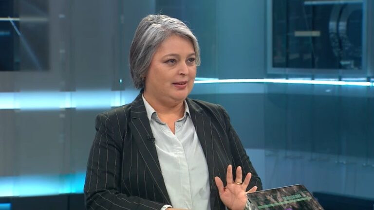 Ministra Jara acusa 
