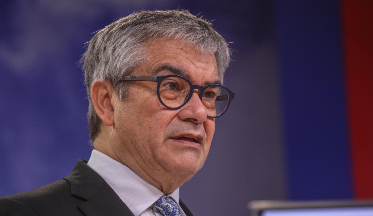 Precio de combustibles: Marcel dice que fuerte alza de hoy debiese ser la última gracias a la caída del dólar