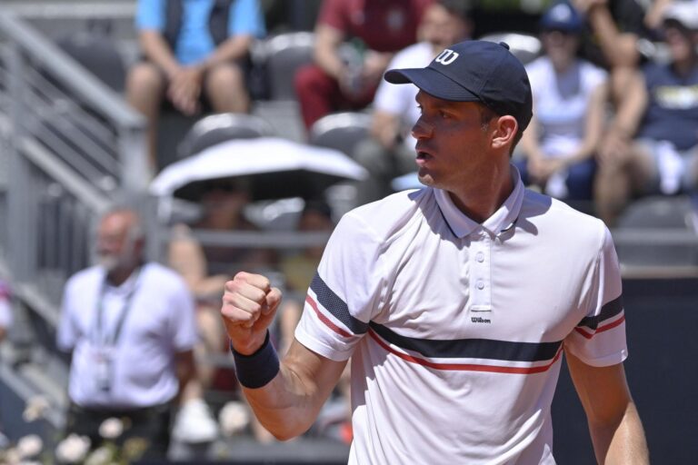 Jarry derrota al italiano Napolitano y pasa a octavos del Masters 1000 de Roma