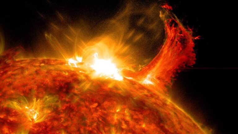 ¿Qué es una tormenta solar y qué impacto puede provocar?