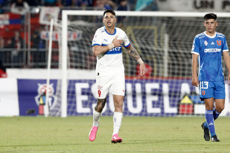 Clásico Universitario: Golazo de chilena de Zampedri lo convierte en el tercer máximo artillero de Universidad Católica