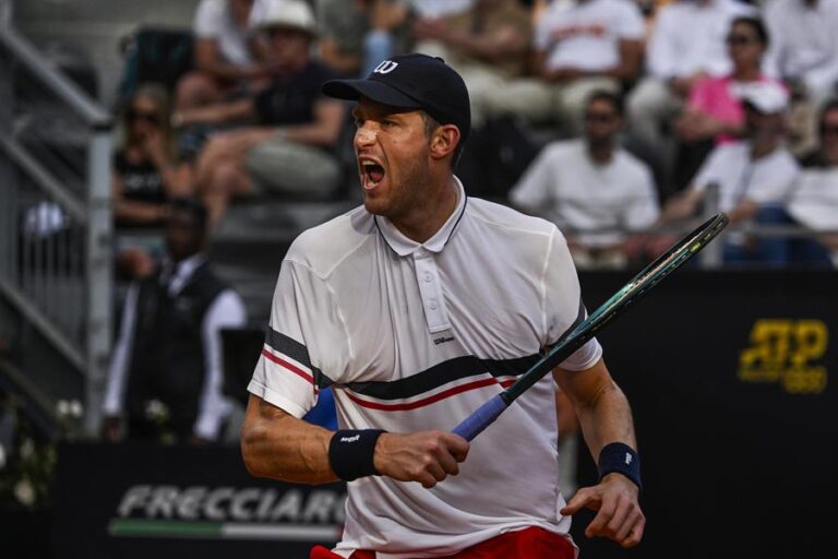 Jarry vence al francés Alexandre Müller y se suma a Tabilo en cuartos de final del Masters 1000 de Roma