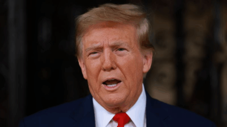 Aplazan indefinidamente el juicio contra Donald Trump sobre documentos clasificados