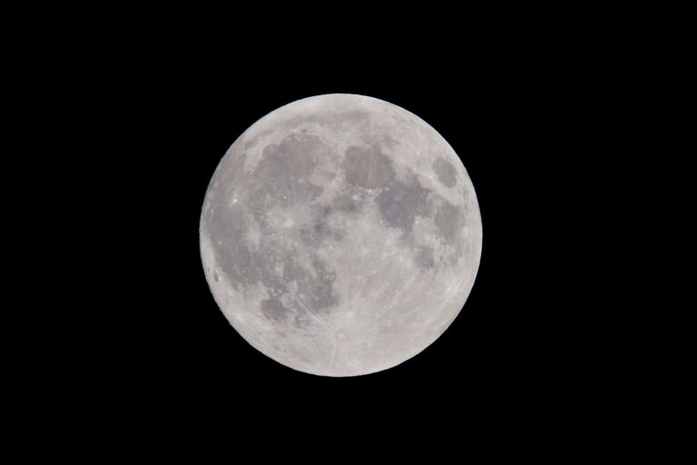 El origen de la Luna de mayo: De pueblos originarios a matanzas en Estados Unidos