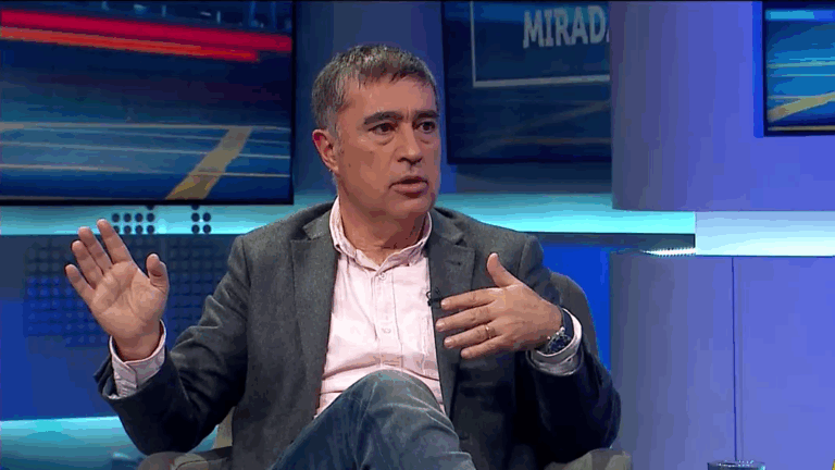 Desbordes afirma que el principal problema del Gobierno no es la derecha, sino el Frente Amplio y el Partido Comunista