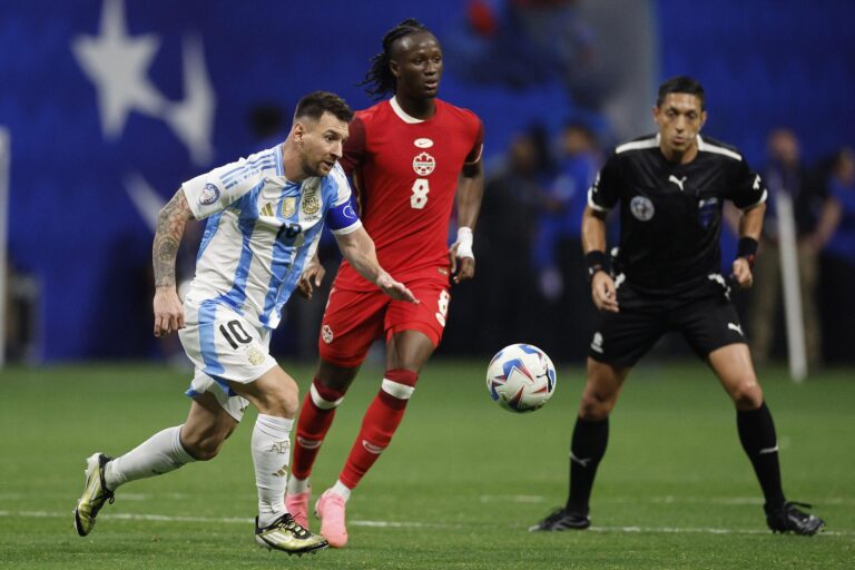 Argentina logra una ajustada victoria sobre Canadá en su debut en la Copa América 2024