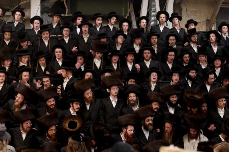 Nuevo golpe para Netanyahu: Tribunal Supremo de Israel dictamina el fin de la exención militar para los judíos ultraortodoxos