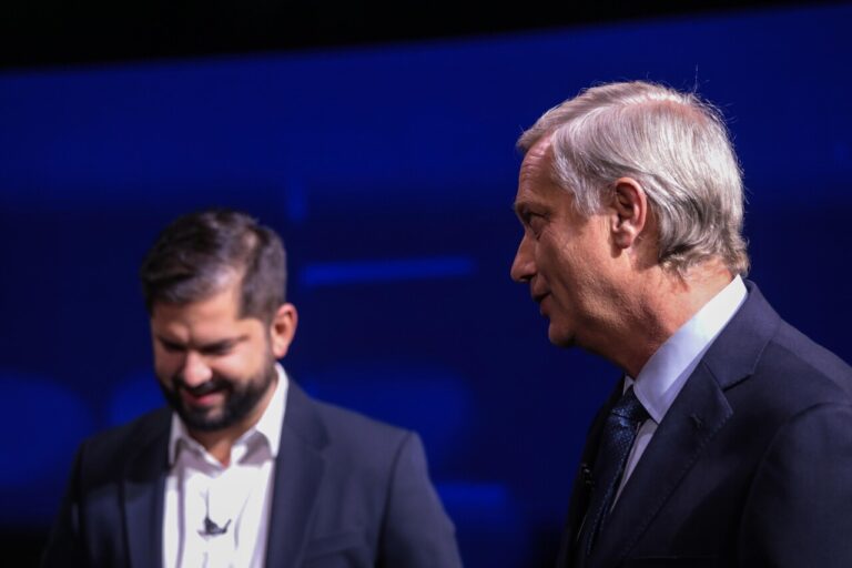 Kast arremete contra Boric tras nota de protesta: 