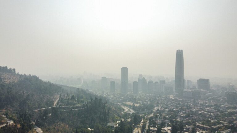 Declaran alerta ambiental para este miércoles en la Región Metropolitana por mala condición del aire